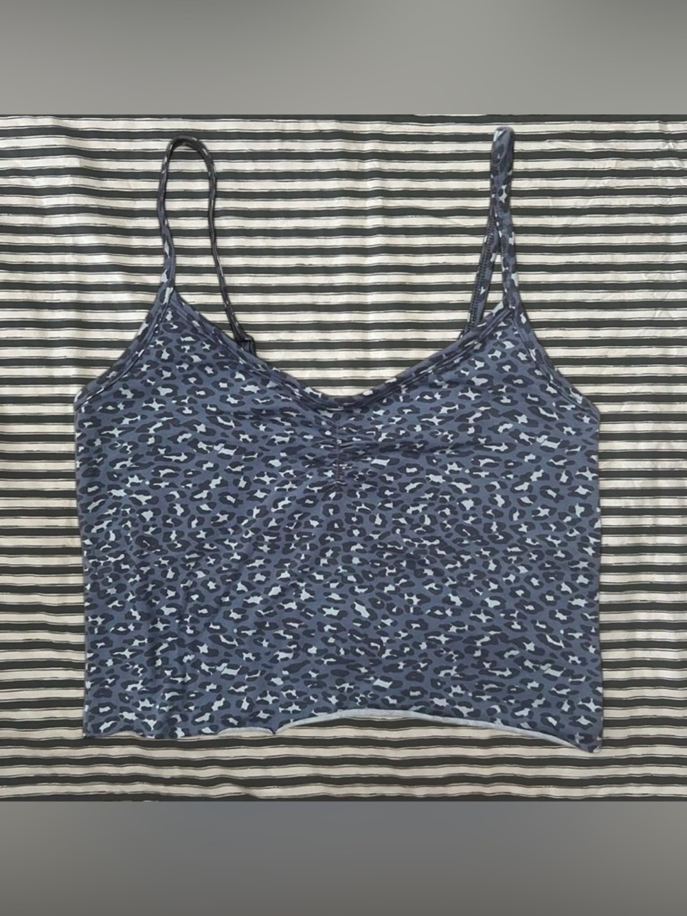 BUNDLE TANKS 3+ FOR $5 EACH // Women’s Blue Leopard Print Cropped Cami Tank Top